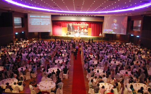 唐崇榮牧師70大壽短片